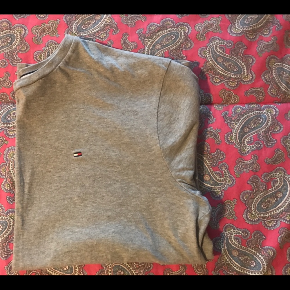 Tommy Hilfiger Grey T-shirt - Large